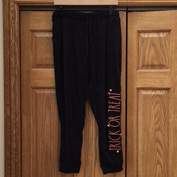 Rae dunn soft, velvet like black Halloween Trick Or Treat lounge Pants size LG - Picture 3 of 12